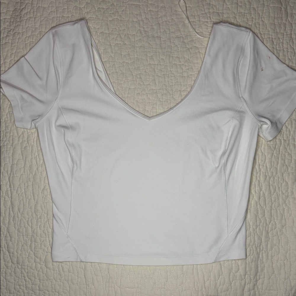 🤍 Lululemon White Crop Top 🤍